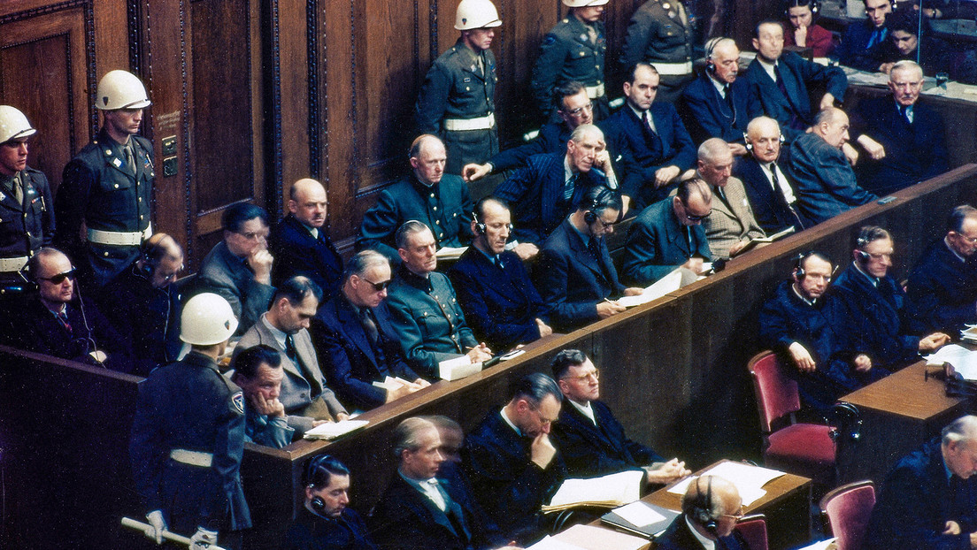 Banquillo de los acusados del Palacio de Justicia, durante el juicio contra destacados dirigentes nazis por crímenes de guerra en el Tribunal Militar Internacional, Núremberg, Alemania, 1946. (Crédito: Raymond DAddario / Galerie Bilderwelt / Gettyimages.r