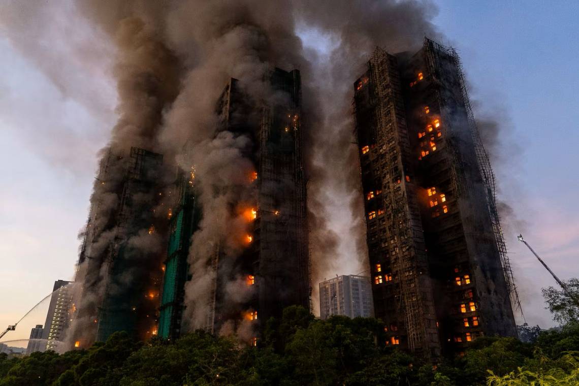 Tragedia en Hong Kong: decenas de muertos y cientos de desaparecidos por un incendio en rascacielos