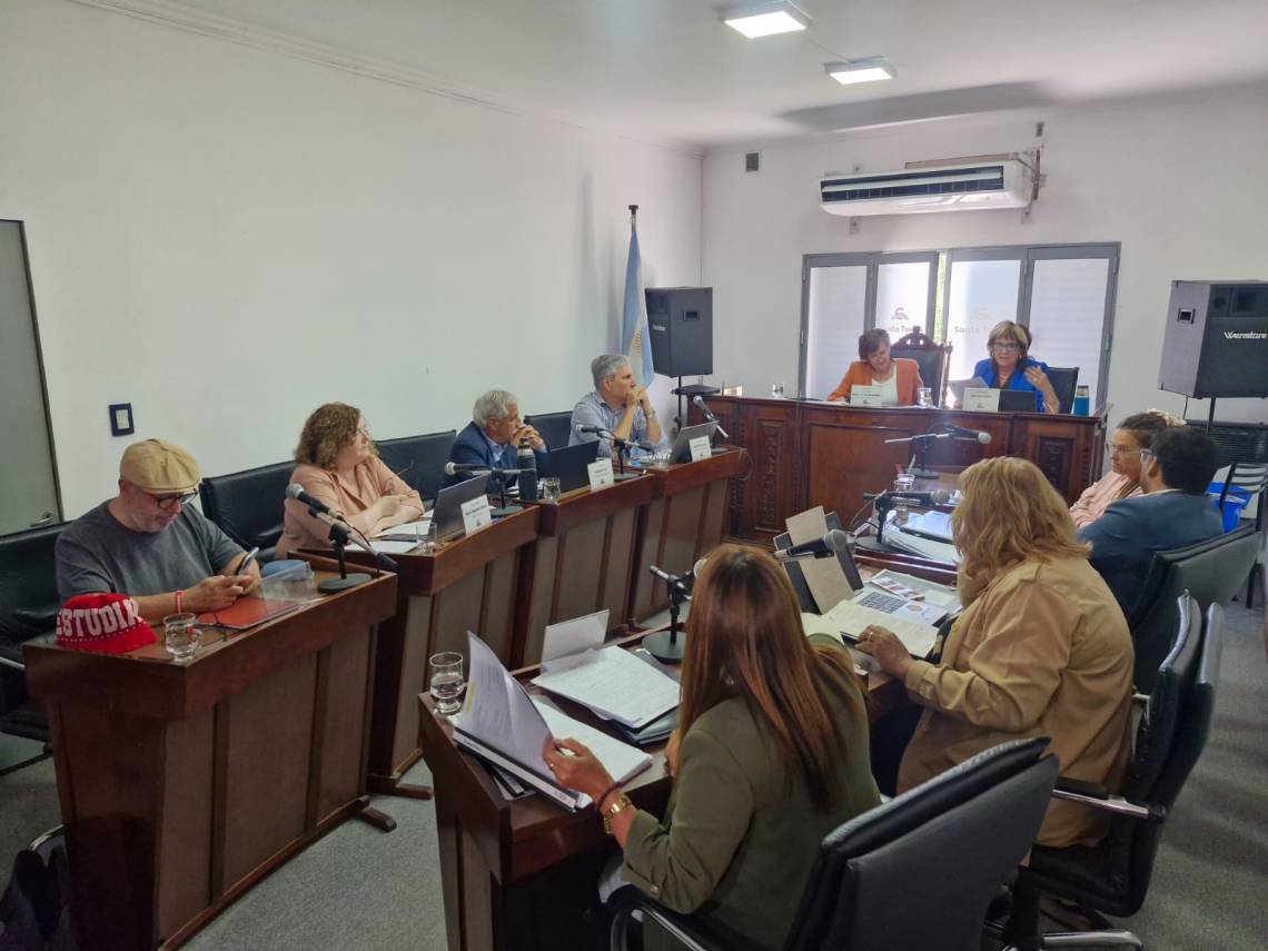 EL Concejo tuvo este martes su primera sesión de prórroga.