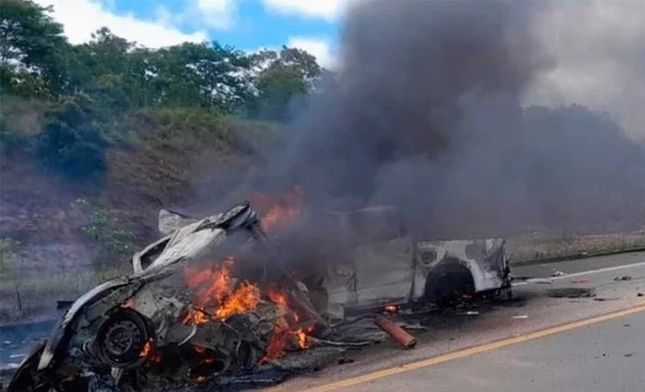 Tragedia en Brasil: un choque frontal dejó 11 muertos, entre ellos una mujer embarazada y dos niños