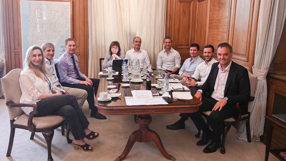 El Gobierno cede y retira el artículo sobre licencias médicas para destrabar la reforma laboral