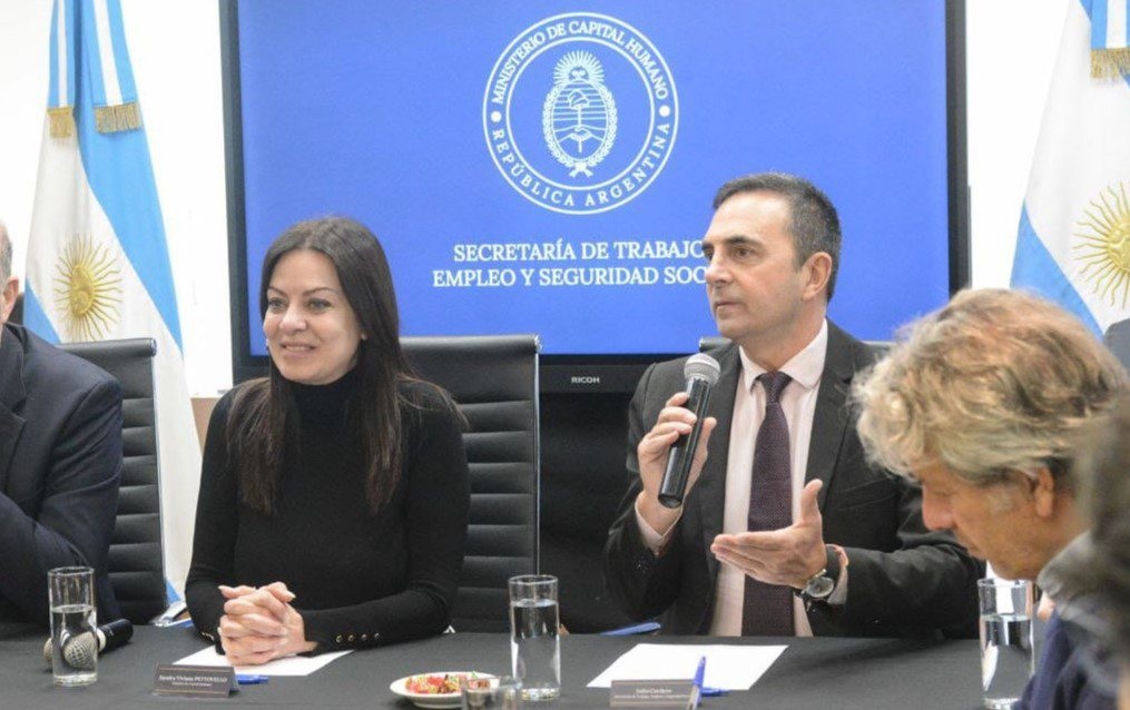 Denuncian que el Gobierno planea cerrar delegaciones de Trabajo en todo el país