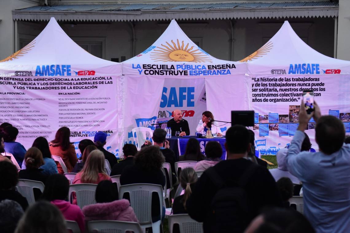 La Carpa Blanca de AMSAFE se instaló en la ciudad de Esperanza