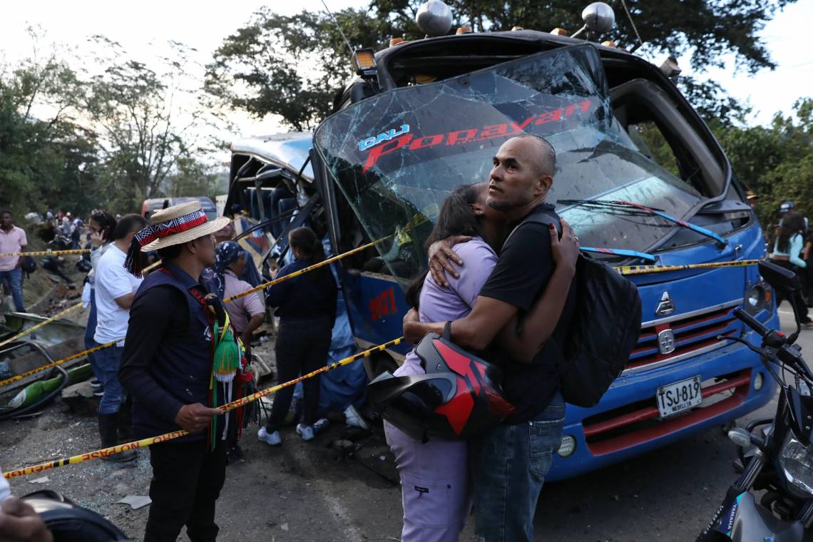 Ola de ataques en Colombia deja al menos 20 muertos y casi 50 heridos en medio de la campaña electoral