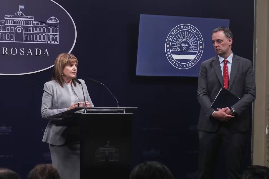 Bullrich le pidió a Adorni que presente “de inmediato” su declaración jurada
