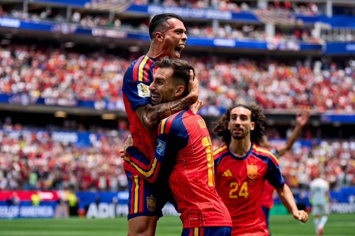 España goleó a Austria y avanzó a los octavos de final del Mundial