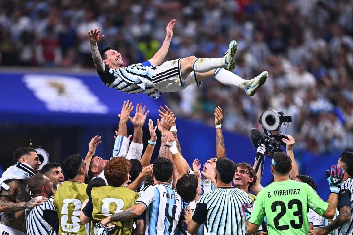 Con una remontada heroica, Argentina venció a Egipto y está en cuartos de final