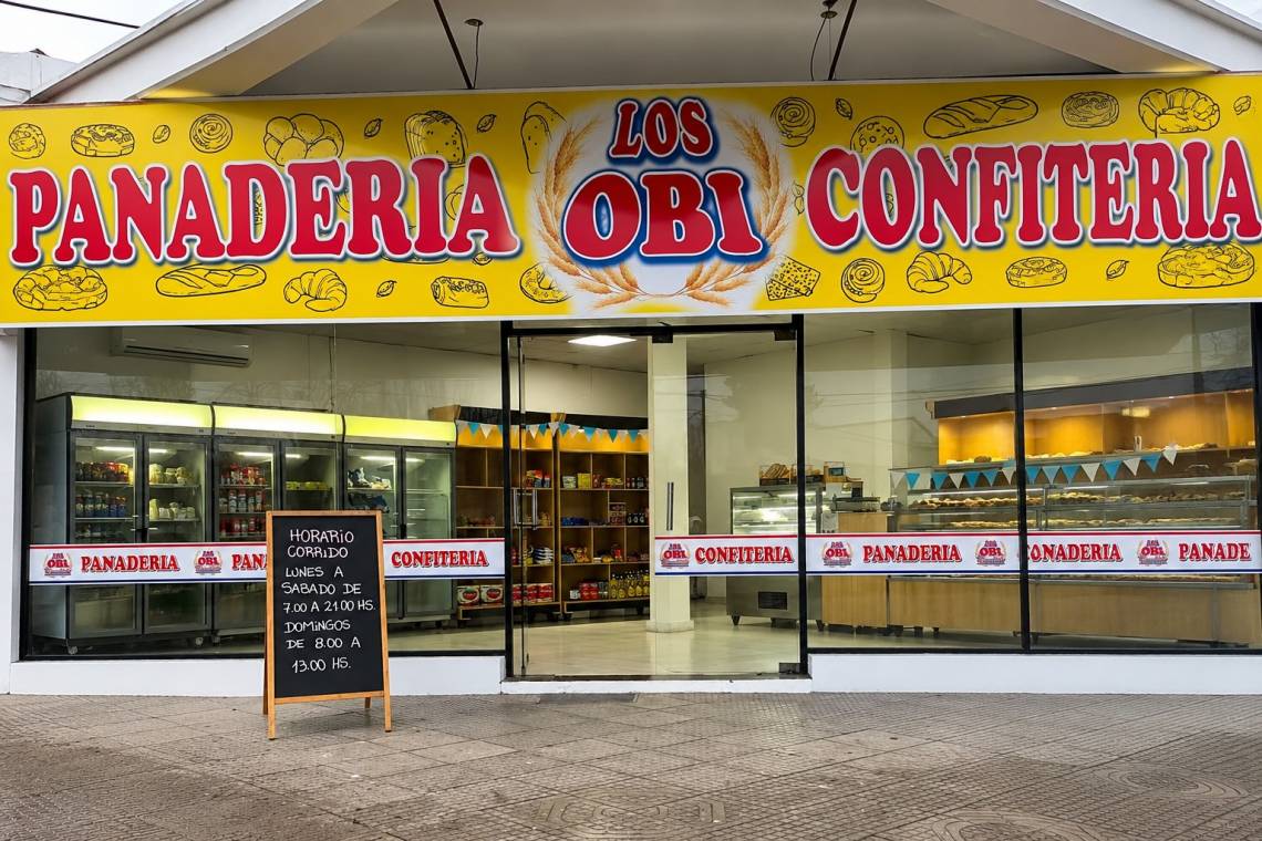 A punta de pistola, asaltaron una panadería de Hernandarias y Rivadavia