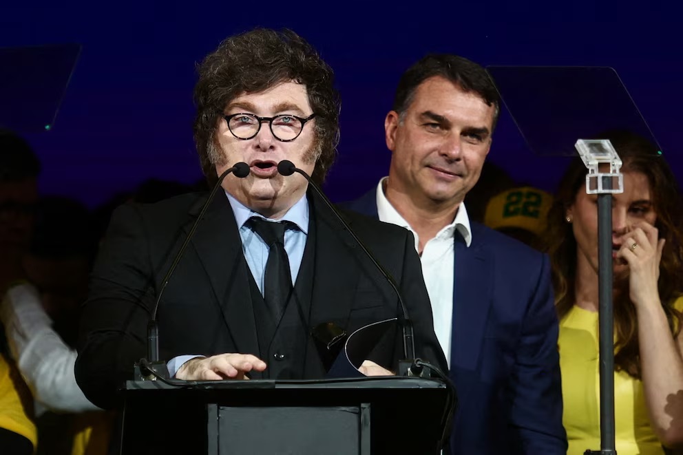 Milei cargó con dureza contra Lula en Brasil y desató fuertes críticas