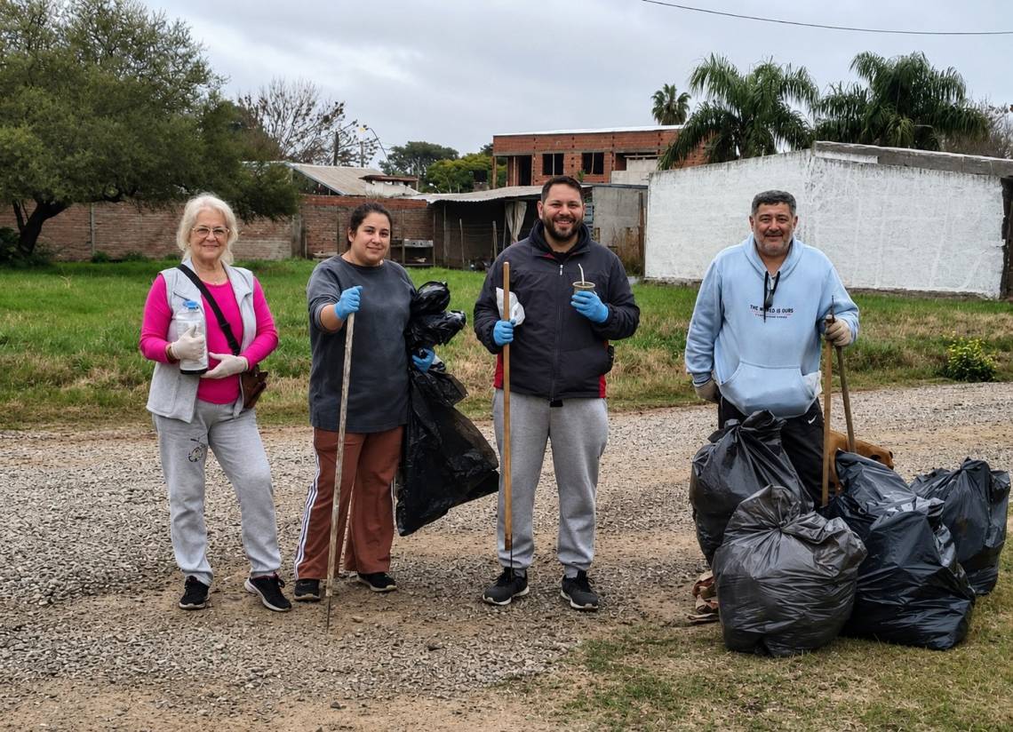Una campaña de limpieza reunió a vecinos de Villa Luján y permitió recolectar 450 bolsas de residuos