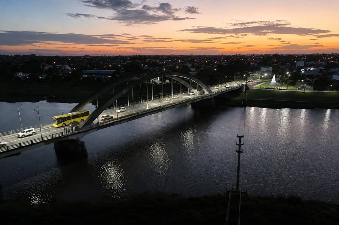 Cortarán el suministro eléctrico del alumbrado del Puente Carretero por trabajos de la EPE.