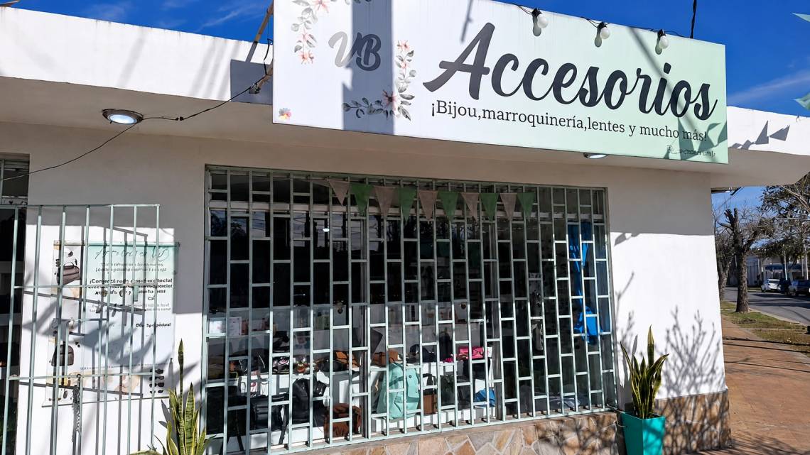 Rompieron la vidriera y robaron en un comercio de Sarmiento y Córdoba