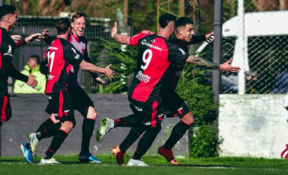 Colón visita a Racing de Córdoba y va por su cuarta victoria consecutiva.