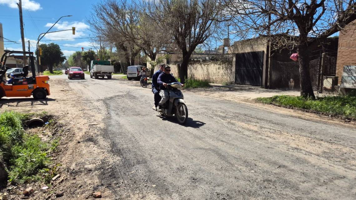 El Municipio detalló los trabajos de bacheo que se realizan en calle Azcuénaga