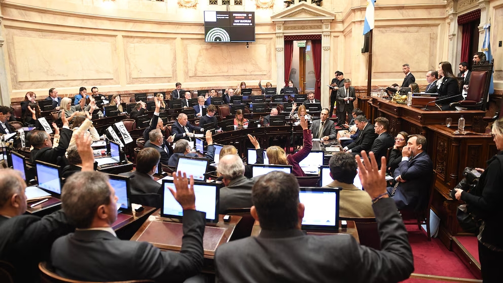 El Senado sancionó el aumento a las jubilaciones y la restitución de la moratoria previsional