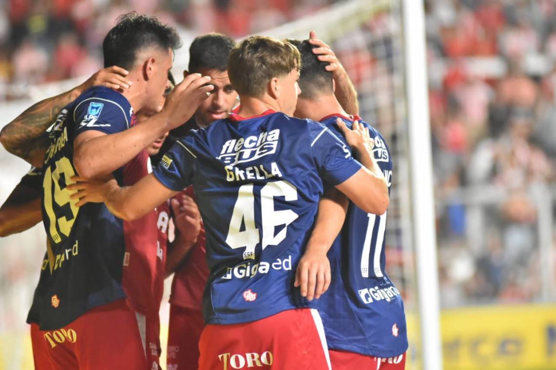 Unión vuelve a jugar en Santa Fe y se mide ante San Lorenzo