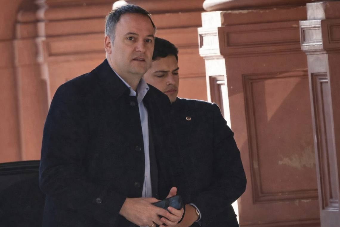 Adorni compró un departamento en Caballito por USD 230.000 con una hipoteca privada