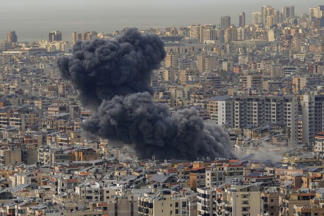 Escala la tensión en Medio Oriente: Israel bombardeó Beirut en medio de gestiones diplomáticas con Irán