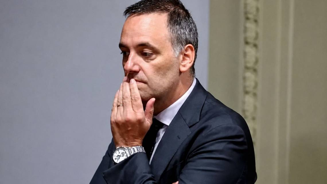 Manuel Adorni renunció como jefe de Gabinete tras más de tres meses de cuestionamientos