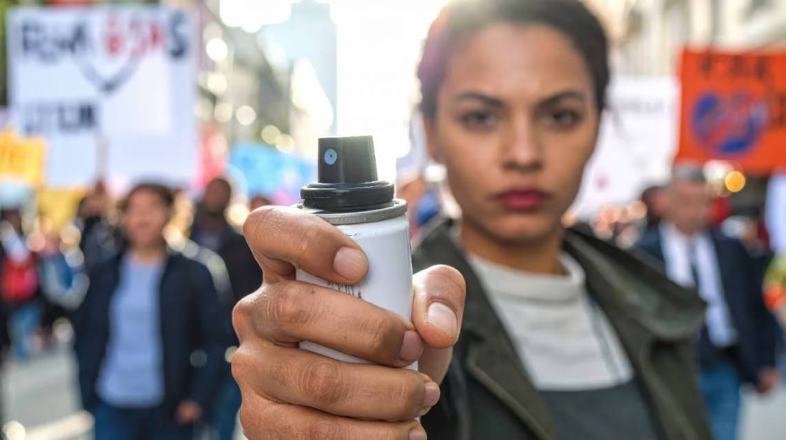 Brasil autorizó la venta de gas pimienta para que las mujeres puedan defenderse