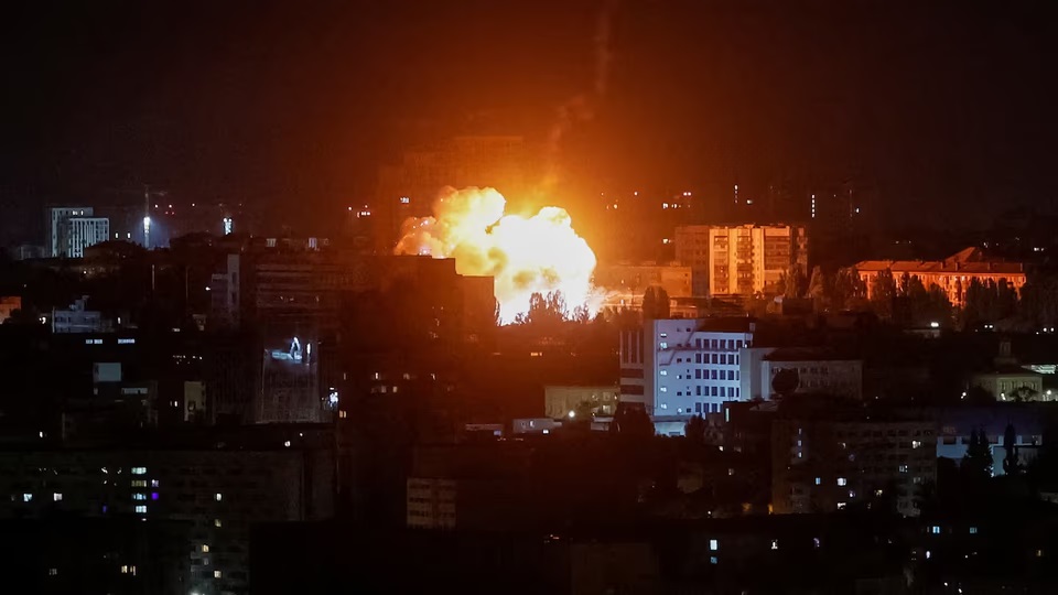 Nueve muertos y decenas de heridos tras un nuevo bombardeo ruso sobre Kiev