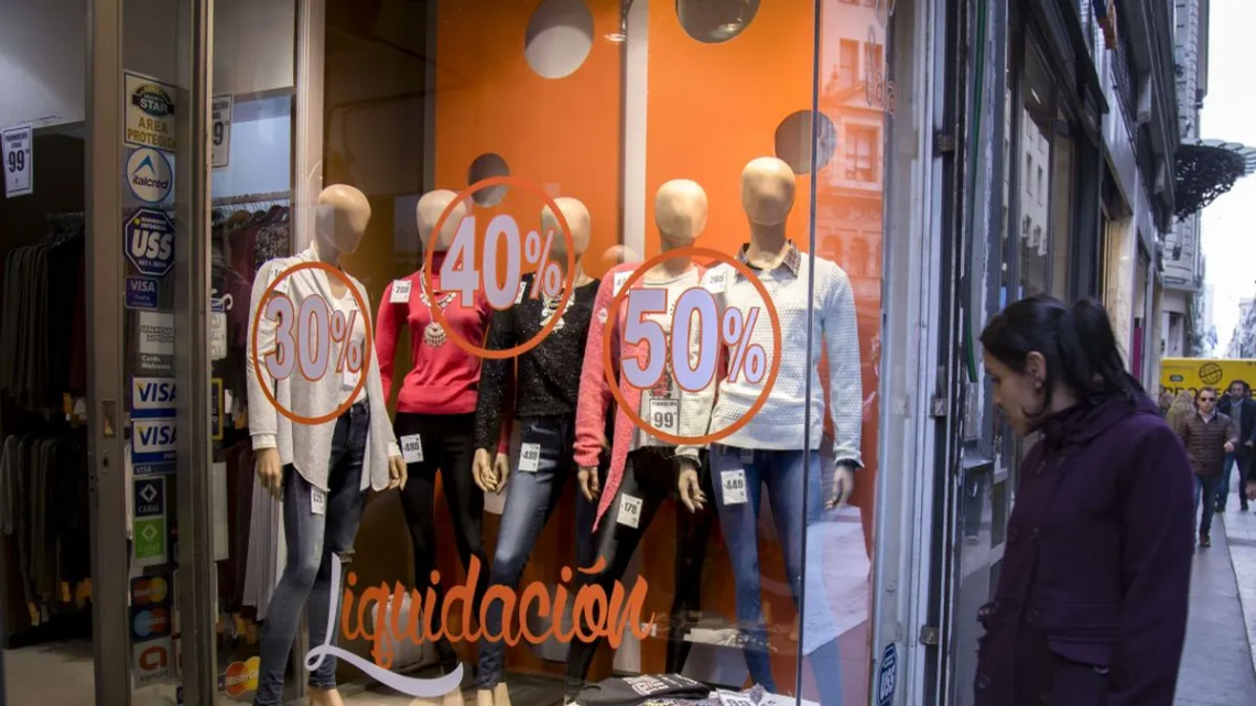 La actividad económica cayó 2,9% en julio, el mayor retroceso desde la pandemia