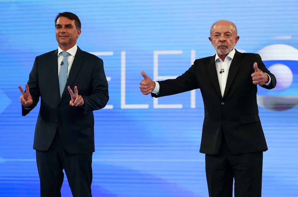 Lula y Flávio Bolsonaro protagonizaron un tenso debate antes del balotaje en Brasil