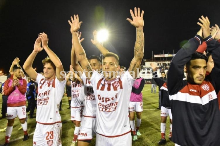 Unión ganó 2-0 en Paraná.