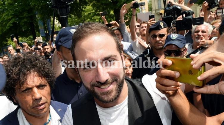 Higuaín será uno de los mejores pagos del fútbol inglés