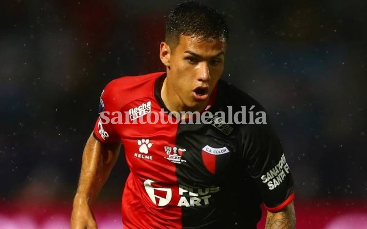 Colón vende a River el 50% del pase de Alex Vigo.