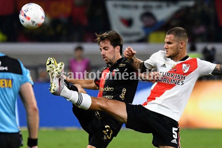 River venció a Colón y se quedó con el Trofeo de Campeones