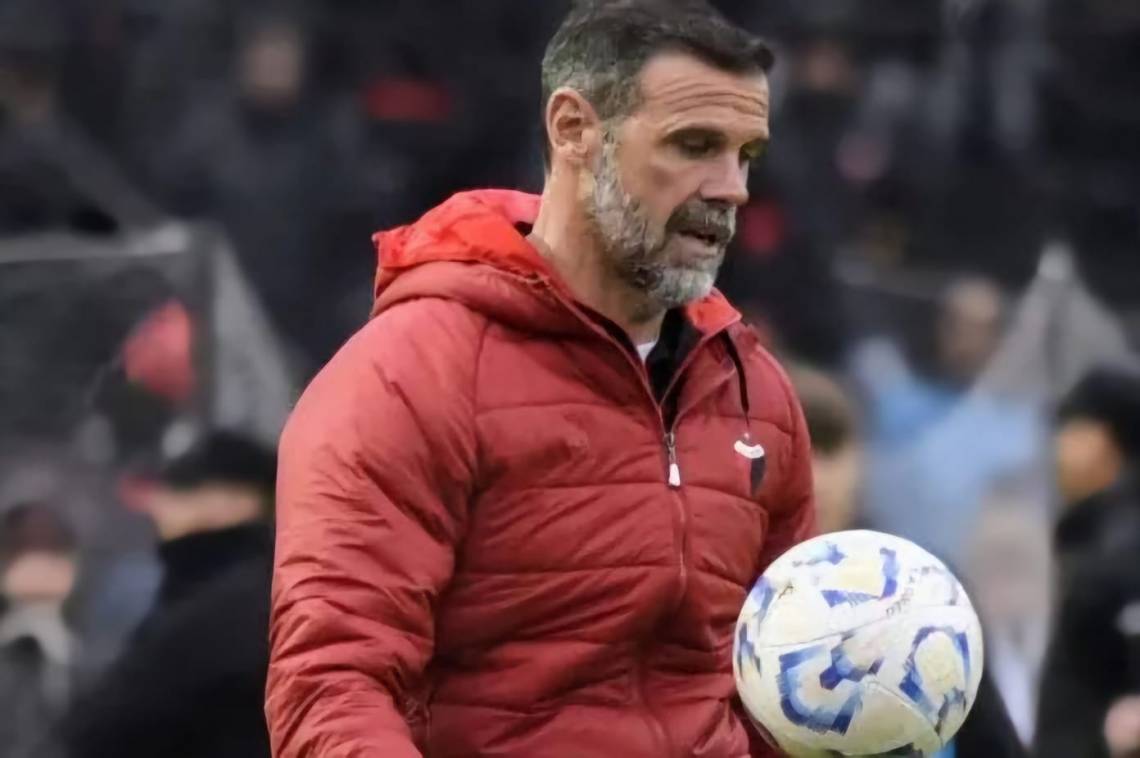 Andrés Yllana dejó de ser el director técnico de Colón.
