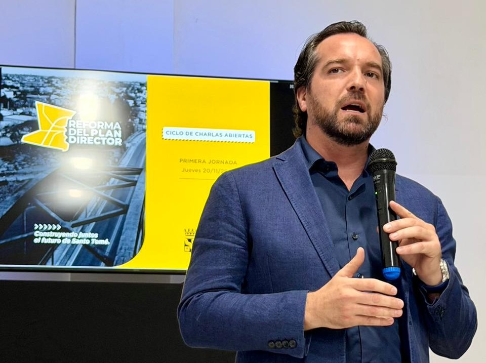 El intendente Miguel Weiss Ackerley, en la apertura de la jornada. (Foto: MST)