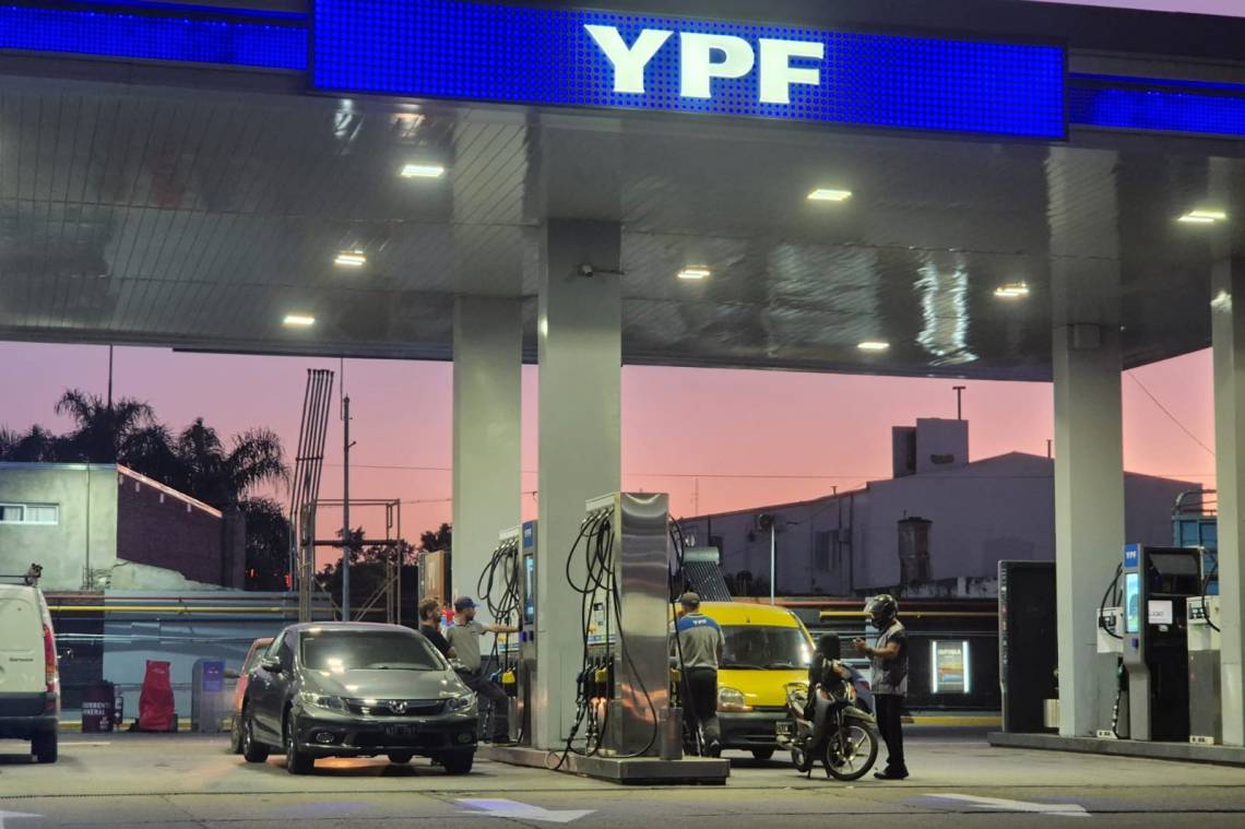 YPF de Santo Tomé, una de las estaciones amenazadas en las extorsiones. (Crédito: STD)