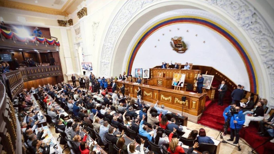 Asamblea Nacional de Venezuela aprueba en primera discusión proyecto de ley de Amnistía Vista general del salón de sesiones del Palacio Federal Legislativo de Venezuela(Crédito:  X @jorgerpsuv)