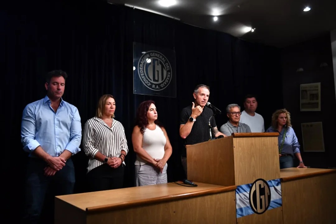 Jorge Sola encabezó la conferencia de prensa luego de la reunión del Consejo Directivo de la CGT. (Foto: NA)