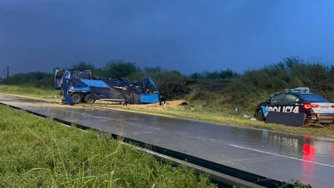 El siniestro se produjo en la Circunvalación Oeste, a la altura de la bomba 5. (Foto: Aire de Santa Fe)