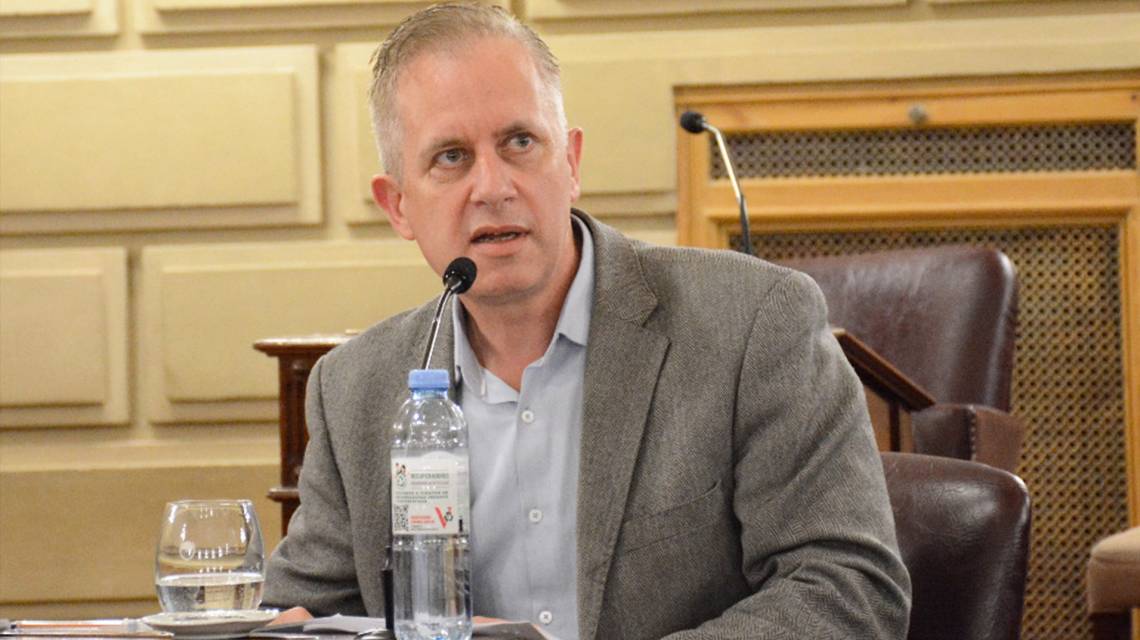 Rabbia solicitó datos sobre salud mental, licencias y situación sanitaria de la Policía.