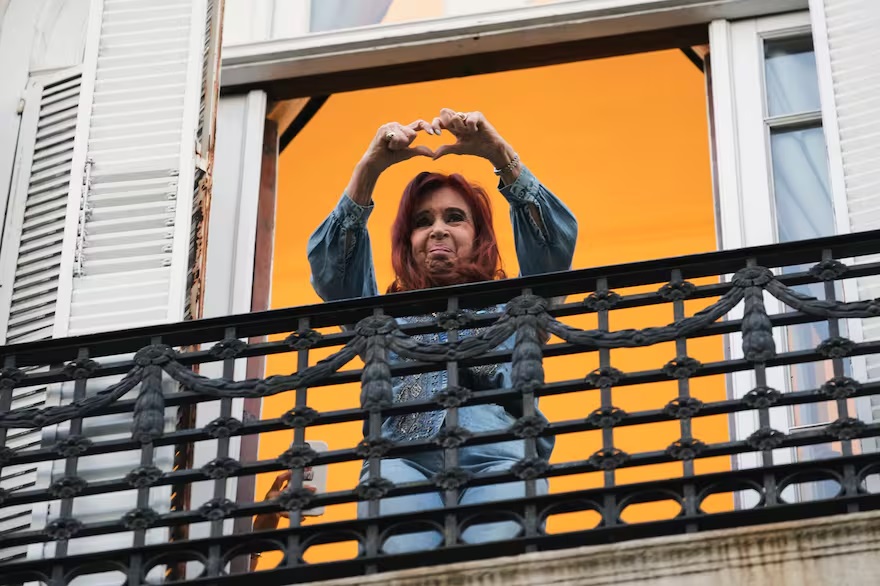 Casación confirmó las restricciones impuestas en la prisión domiciliaria de la expresidenta Cristina Kirchner. (Foto: La Nación)