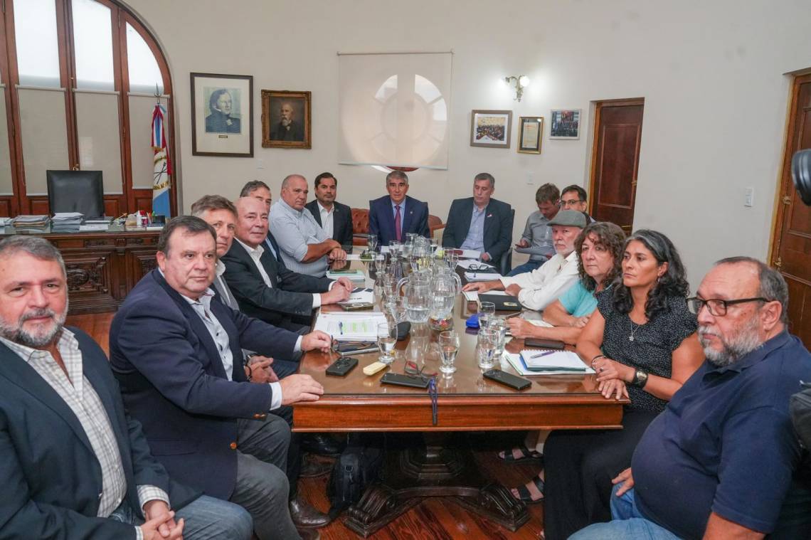 El gobierno provincial presentó a estatales la propuesta de política salarial para el primer semestre. (Foto: GSF)