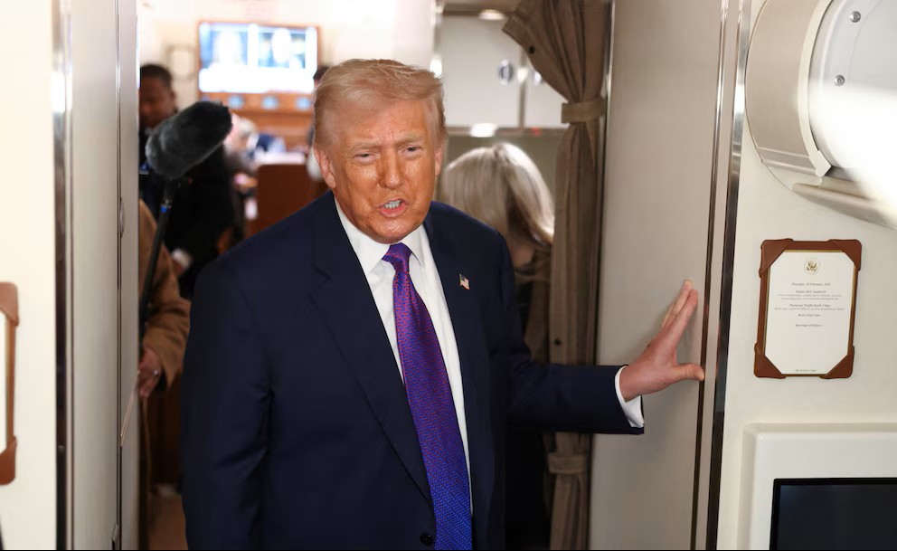 Trump impulsa la publicación de archivos clasificados sobre OVNIs y vida alienígena.