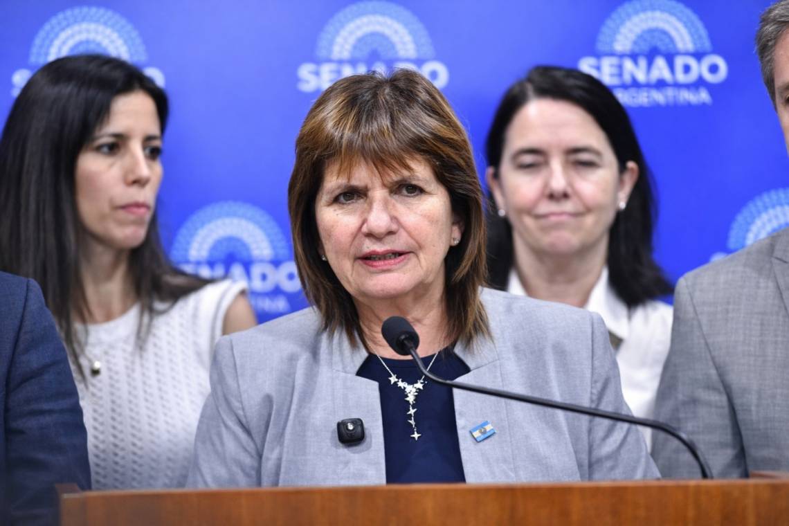 Bullrich criticó el paro del fútbol argentino.