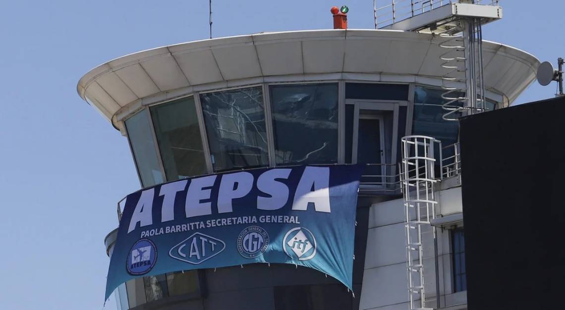 Desde este jueves hasta el lunes habrá paro de controladores aéreos en horarios rotativos.