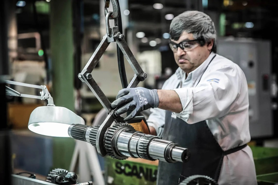 La encuesta de la UIA reveló una importante caída de la industria en el inicio de 2026.