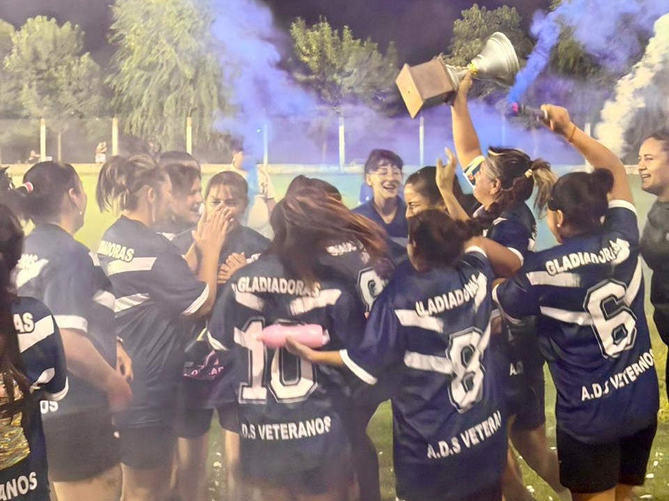 Con Asociación Veteranos como campeón, culminó la Copa Ciudad de Santo Tomé de fútbol femenino. (Foto: MST)