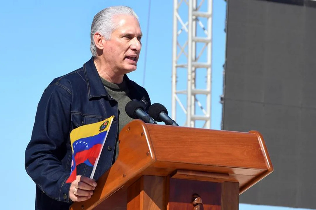 Díaz-Canel durante un discurso en un acto de condena a la agresión militar estadounidense contra Venezuela en La Habana.
