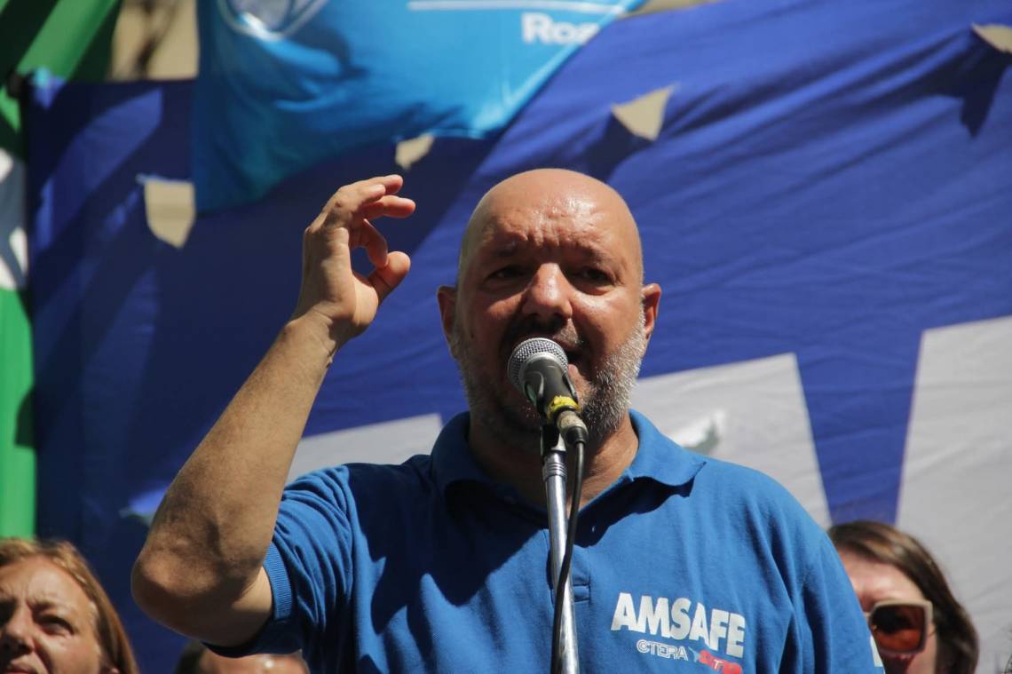 Rodrigo Alonso expuso el malestar del sector docente por la política salarial del gobierno.