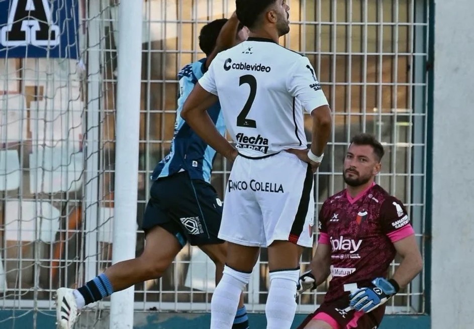 Colón jugó mal, perdió con San Telmo y dejó el invicto en la Primera Nacional. (Crédito: El Litoral)