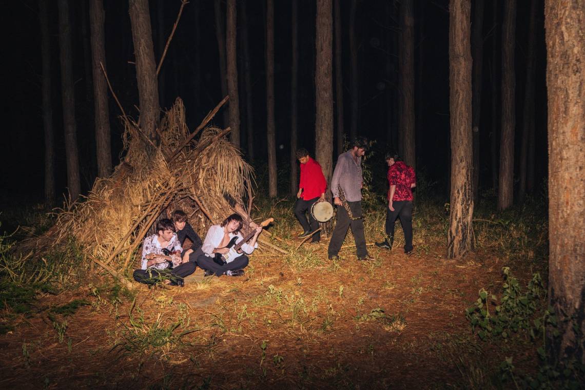 Tarro and The Baldes promete un viaje multimedial que redefine la escena santafesina.