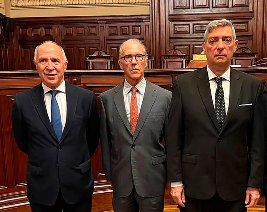 Dos de los ministros de la Corte firmaron el proyecto para modificar el proceso de selección de jueces.